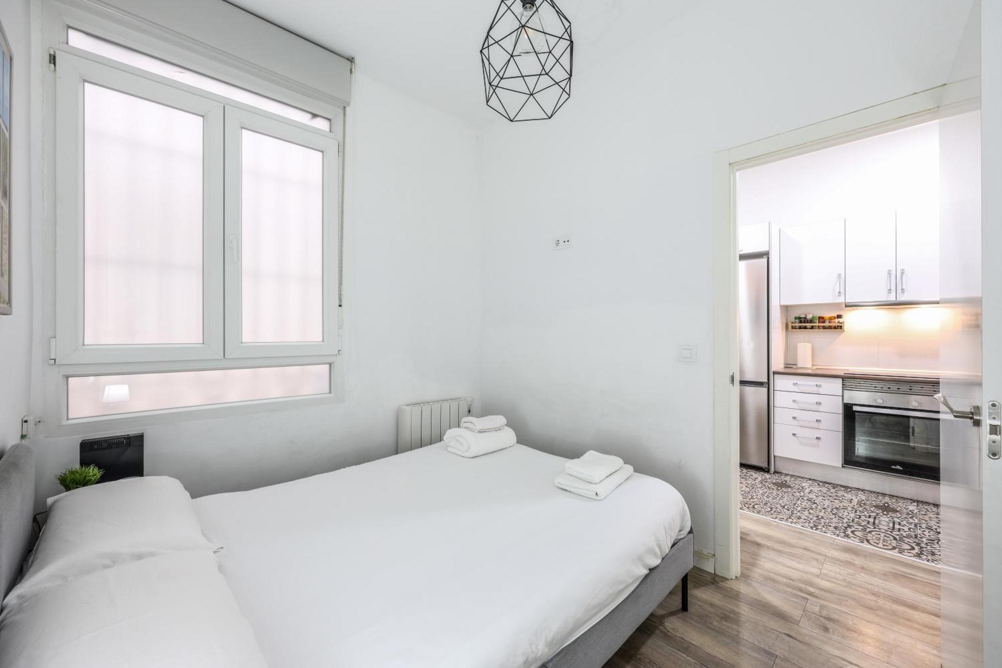 Unique Flat La Latina * Billiard & Darts Apartment Madrid Exterior photo